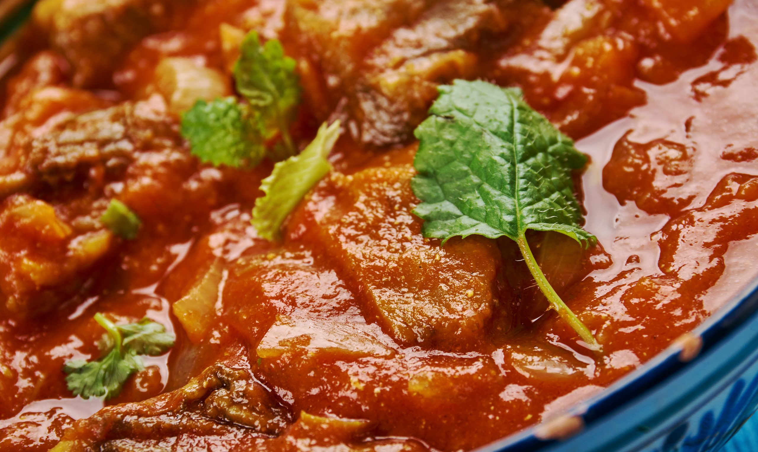 Slow-Cooked Zabiha Meat Stews for Flavor That Melts in Your Mouth: