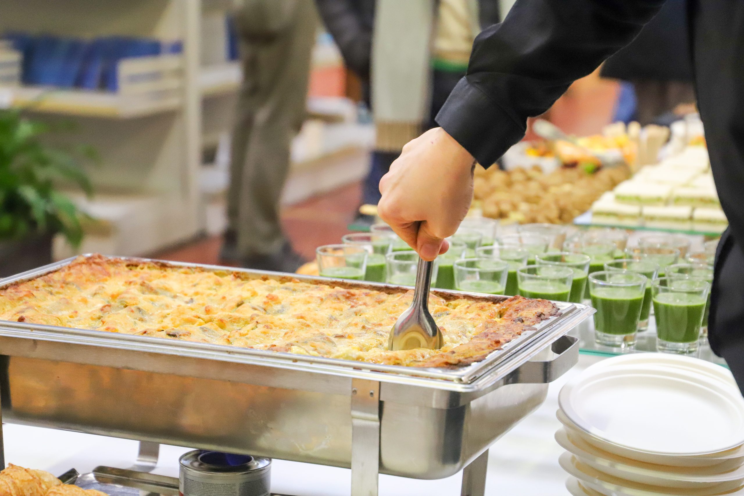 Mastering Bulk Catering: Tips for Handling Large Orders with Ease: